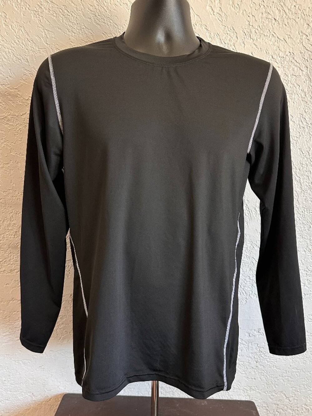 Men's Black Workout Shirt Size XL Athletic Performance Activewear Tee Unbranded